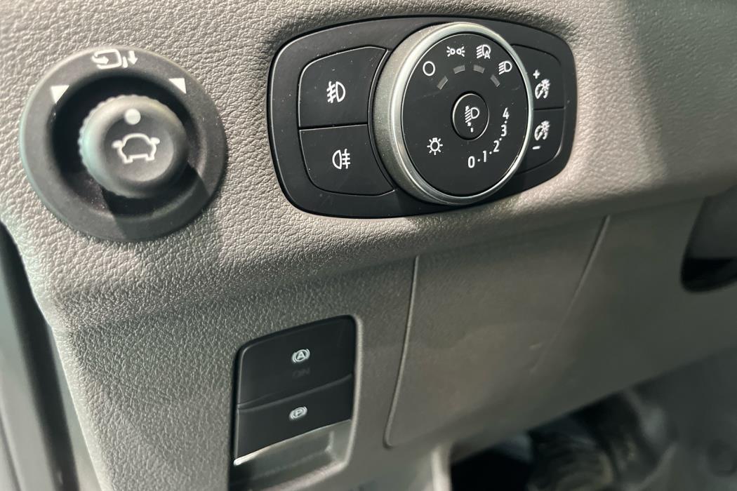 FORD TRANSIT 2025