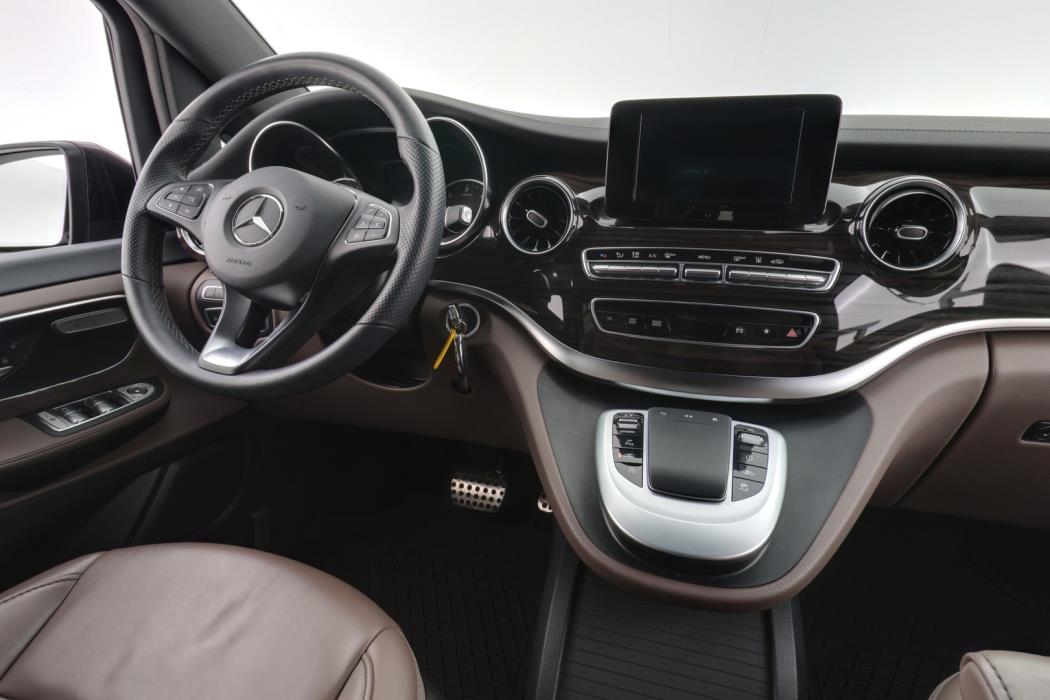 MERCEDES-BENZ V 2022