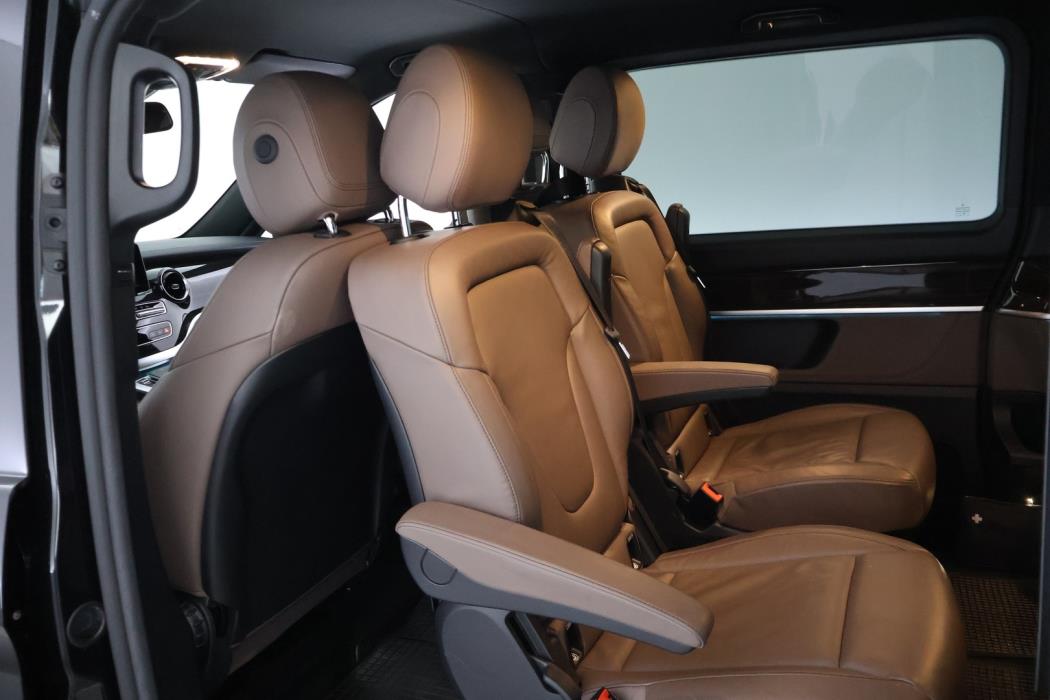 MERCEDES-BENZ V 2022