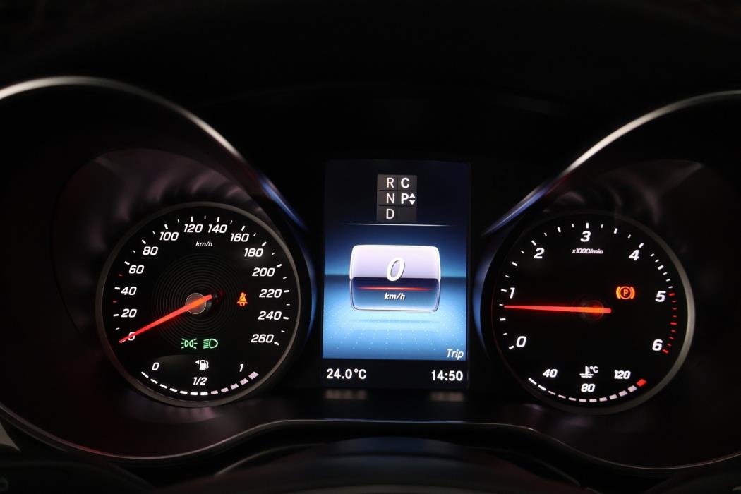 MERCEDES-BENZ V 2022