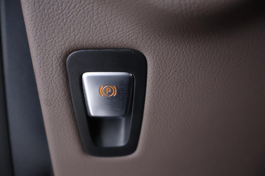 MERCEDES-BENZ V 2022