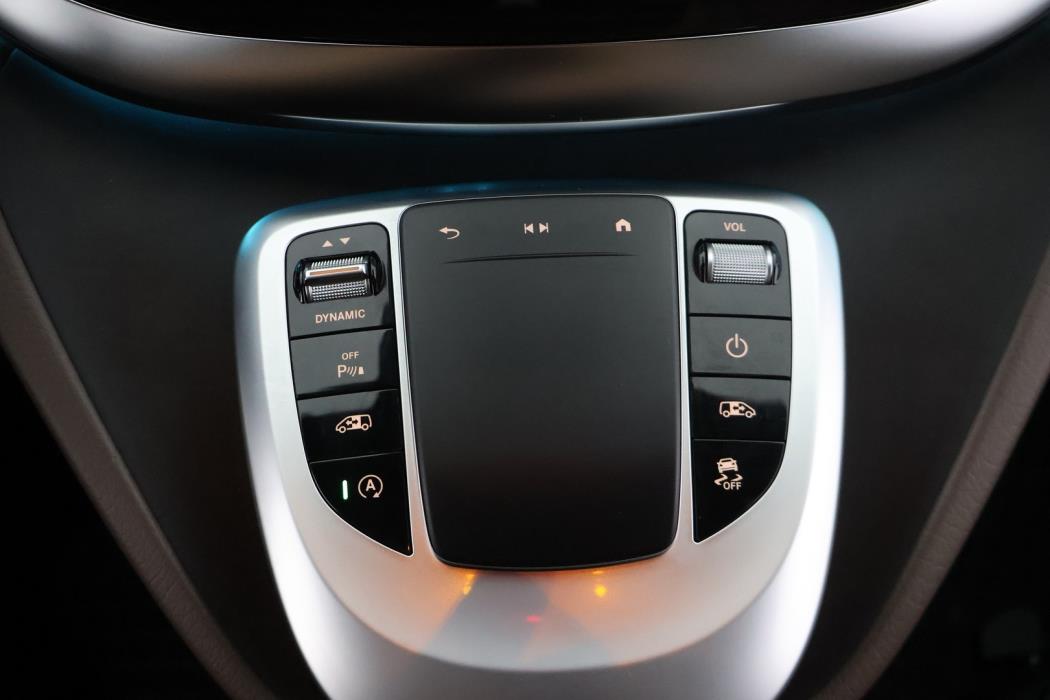 MERCEDES-BENZ V 2022