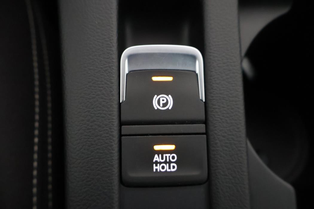 VOLKSWAGEN Passat 2023