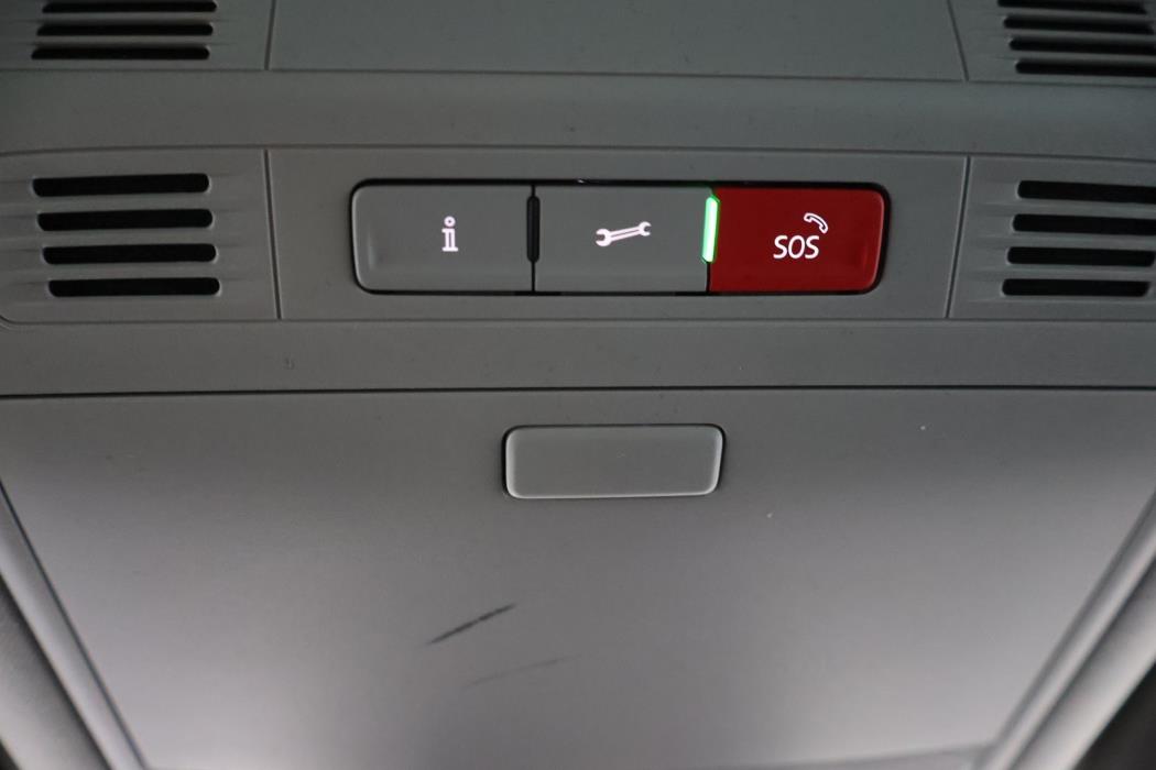 VOLKSWAGEN Passat 2023