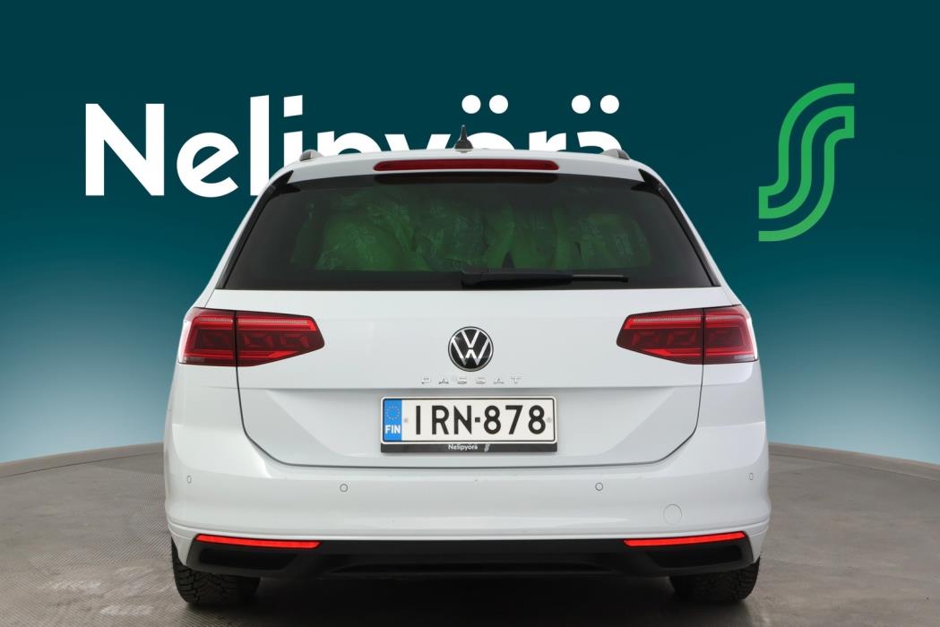 VOLKSWAGEN Passat 2023