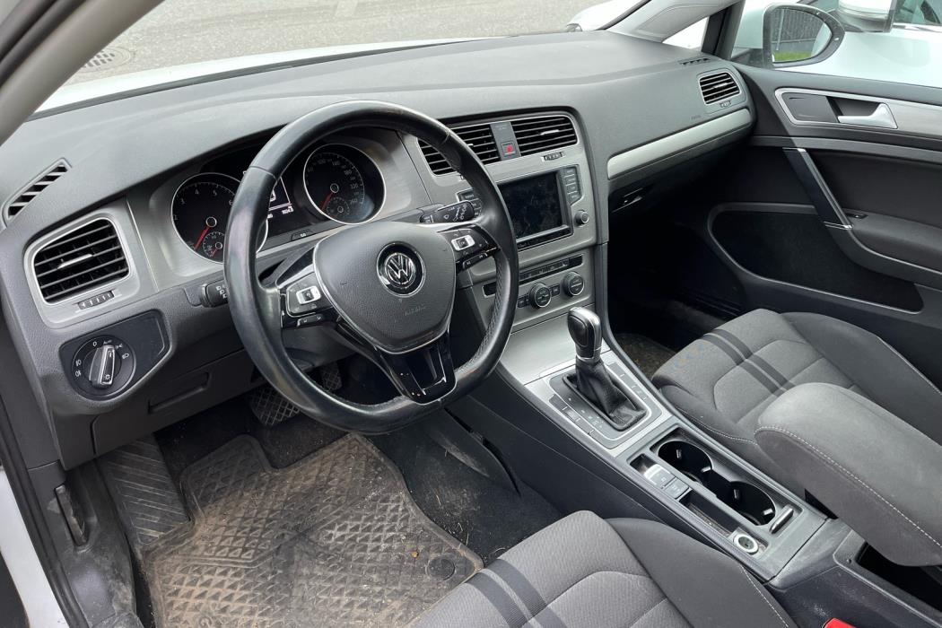 VOLKSWAGEN Golf 2016