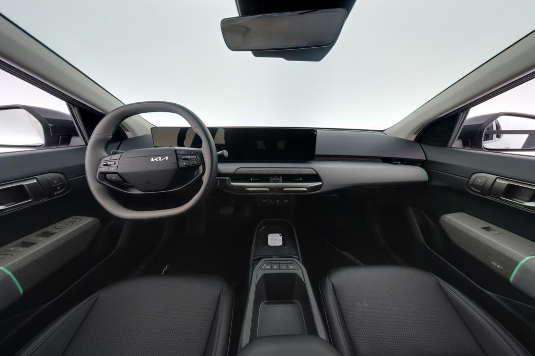 KIA EV4 2026