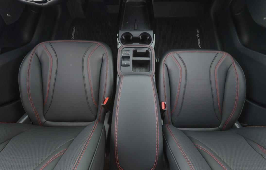 FORD Mustang Mach-E 2025