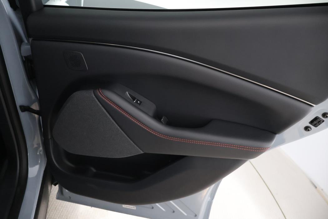 FORD Mustang Mach-E 2025