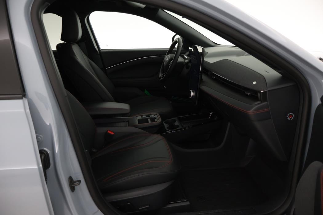 FORD Mustang Mach-E 2025