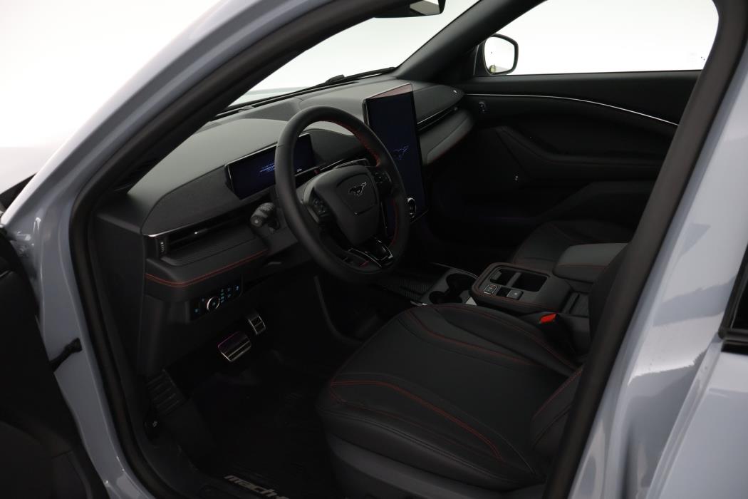 FORD Mustang Mach-E 2025