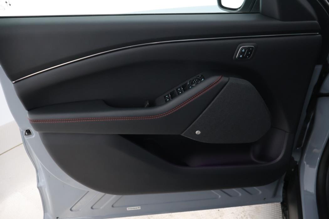 FORD Mustang Mach-E 2025