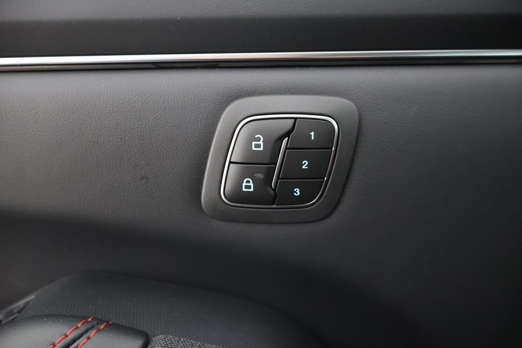 FORD Mustang Mach-E 2025