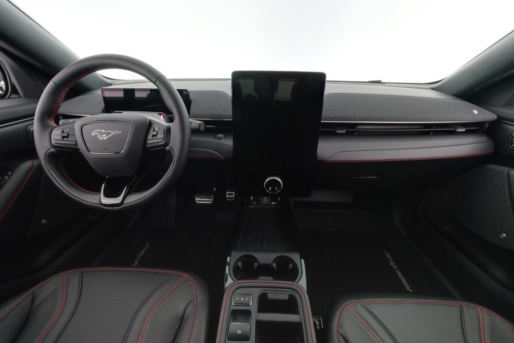 FORD Mustang Mach-E 2025