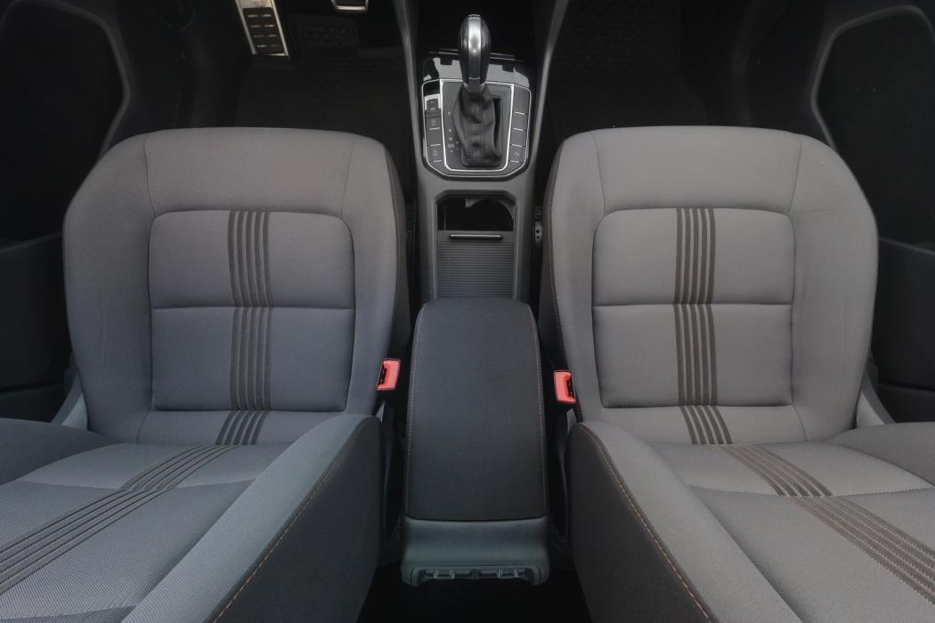 VOLKSWAGEN Golf Sportsvan 2016