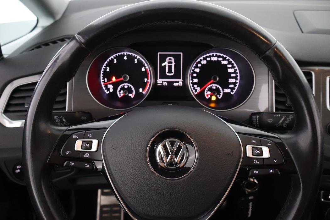 VOLKSWAGEN Golf Sportsvan 2016
