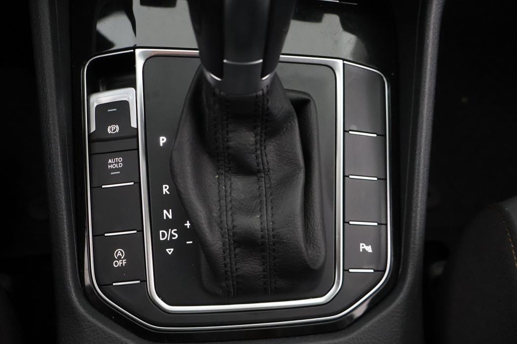 VOLKSWAGEN Golf Sportsvan 2016