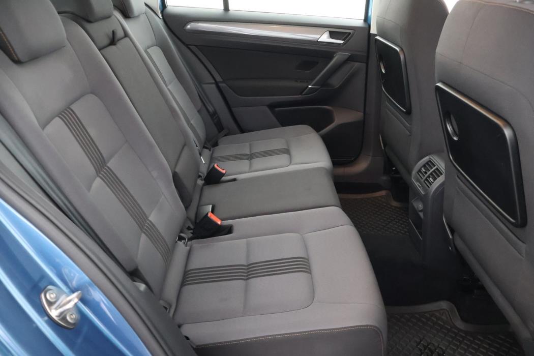 VOLKSWAGEN Golf Sportsvan 2016