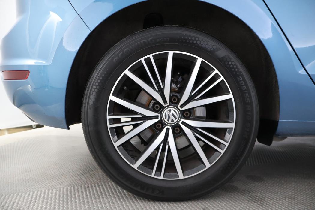 VOLKSWAGEN Golf Sportsvan 2016