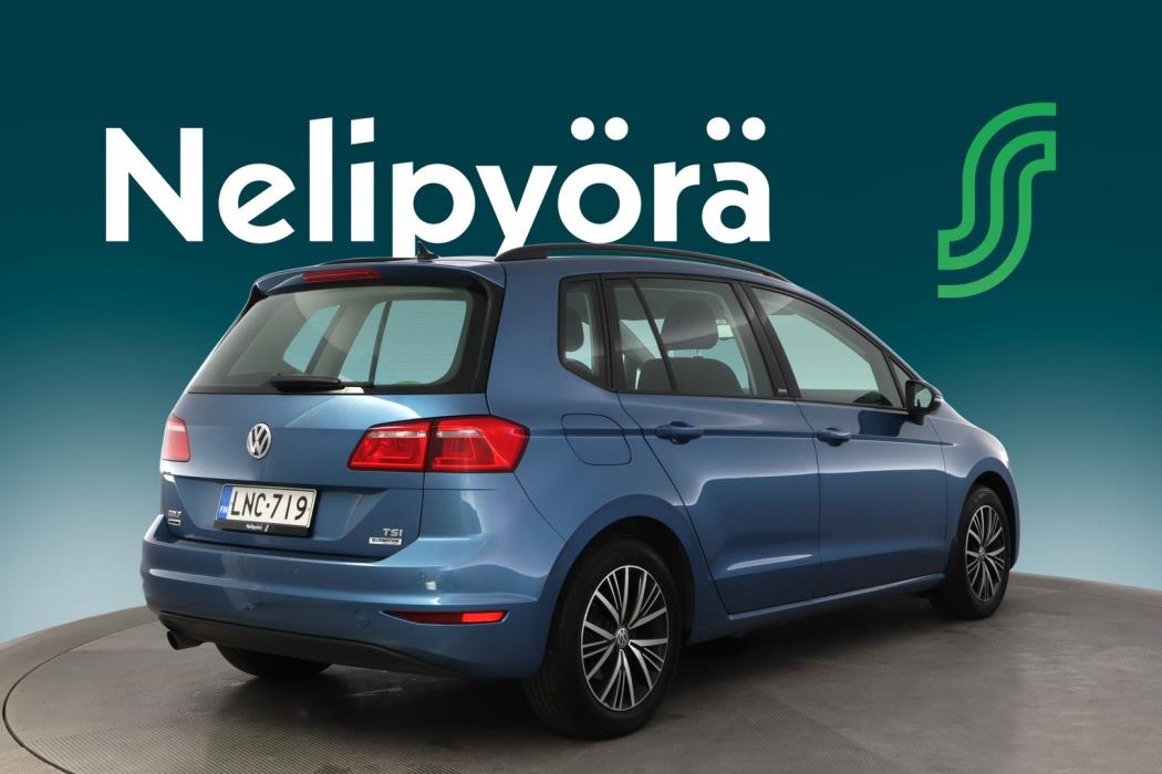 VOLKSWAGEN Golf Sportsvan 2016