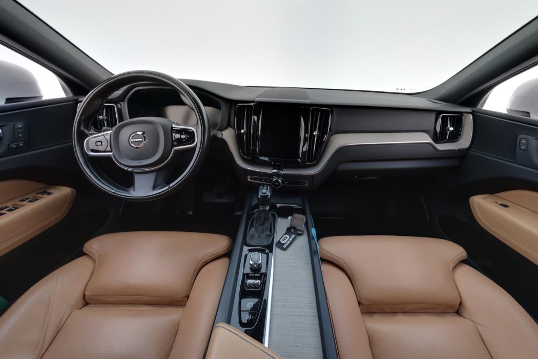 VOLVO XC60 2018
