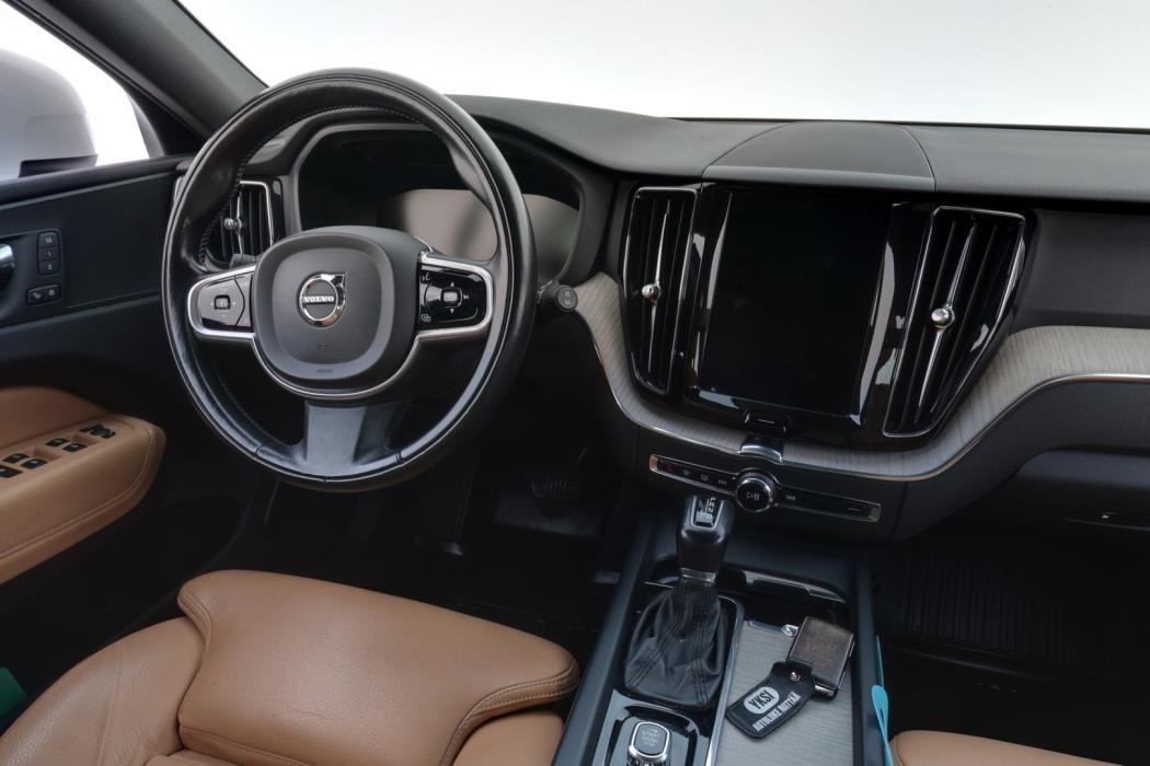 VOLVO XC60 2018
