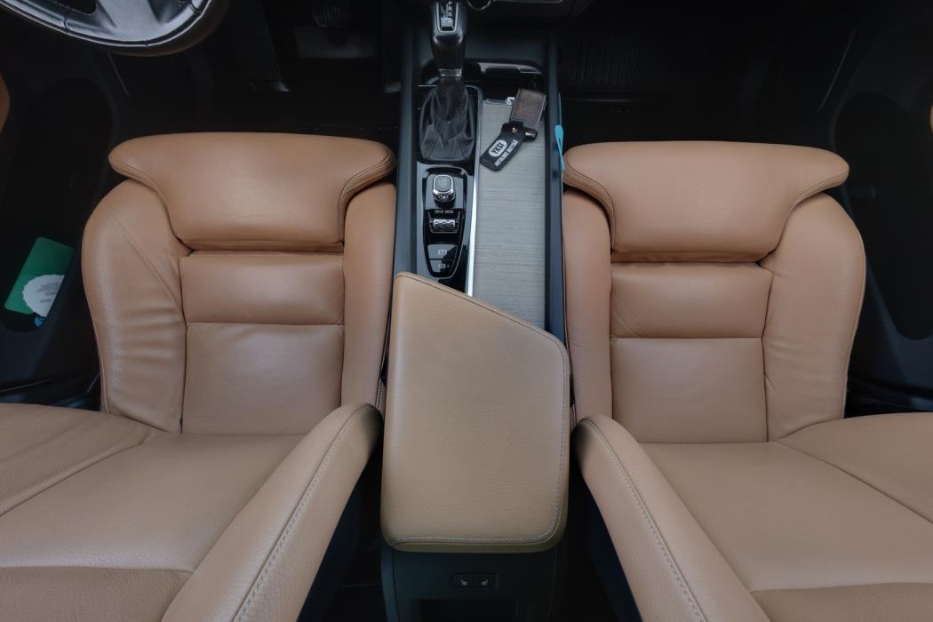 VOLVO XC60 2018