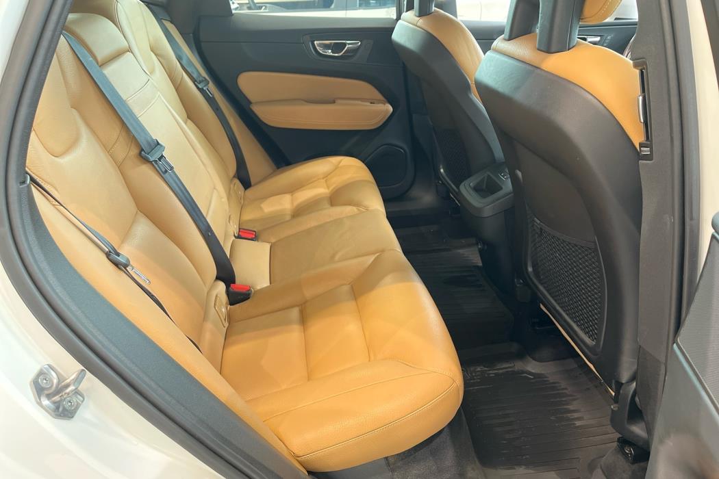 VOLVO XC60 2018