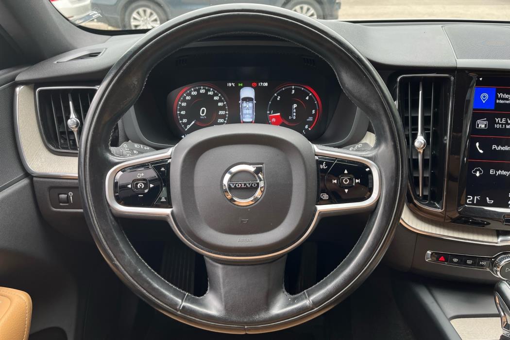 VOLVO XC60 2018