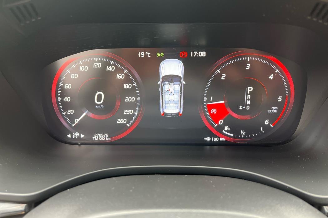 VOLVO XC60 2018
