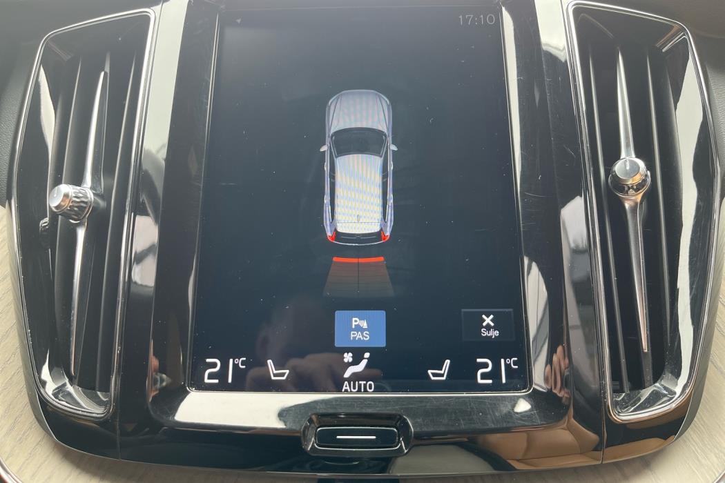 VOLVO XC60 2018