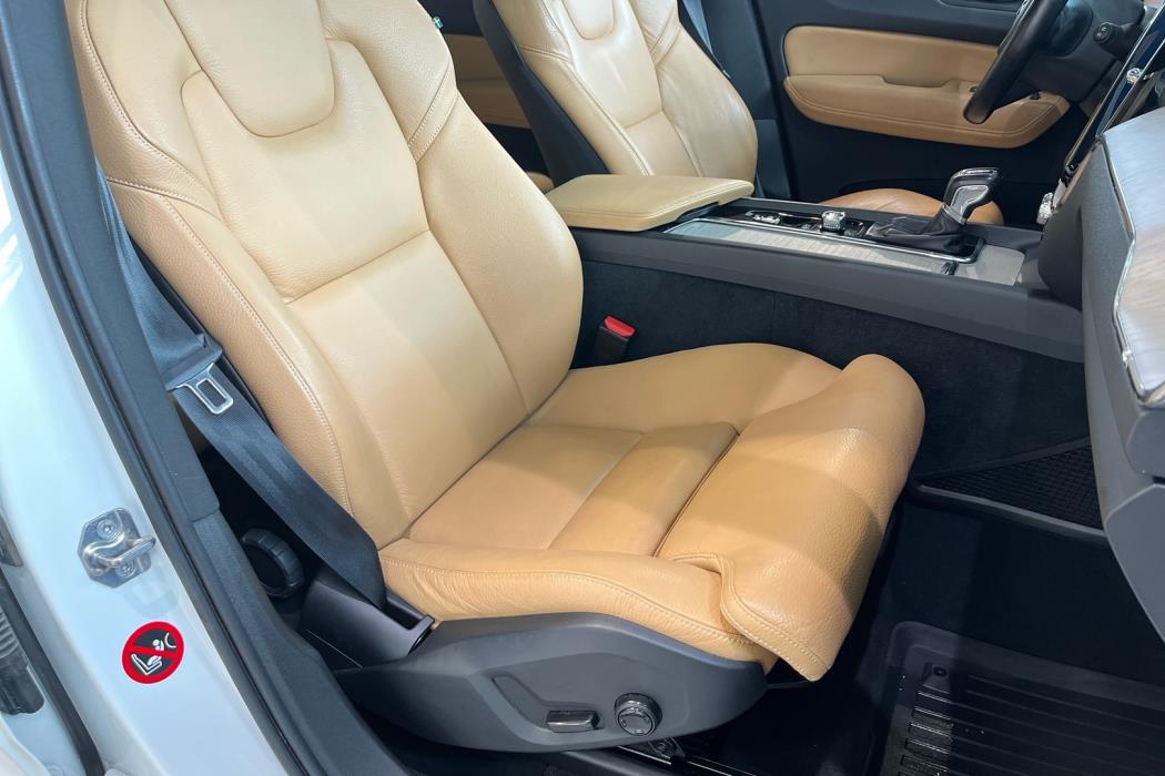 VOLVO XC60 2018
