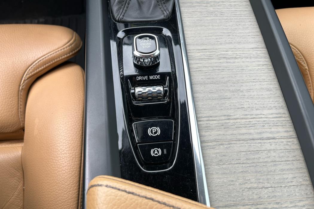 VOLVO XC60 2018