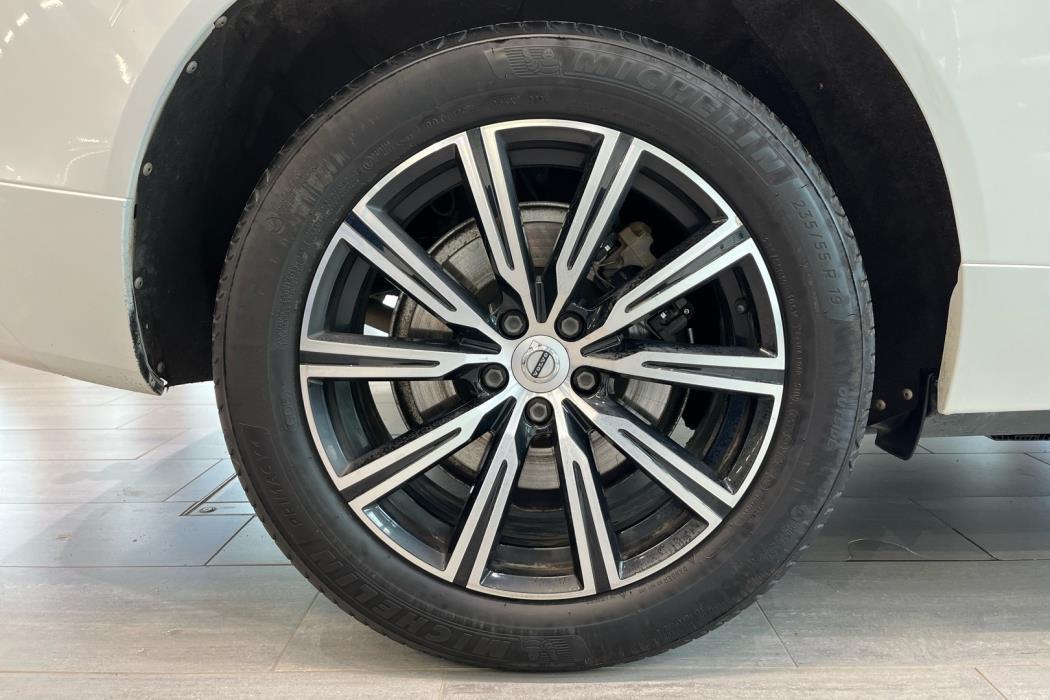 VOLVO XC60 2018