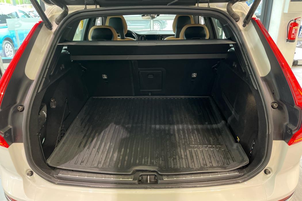 VOLVO XC60 2018