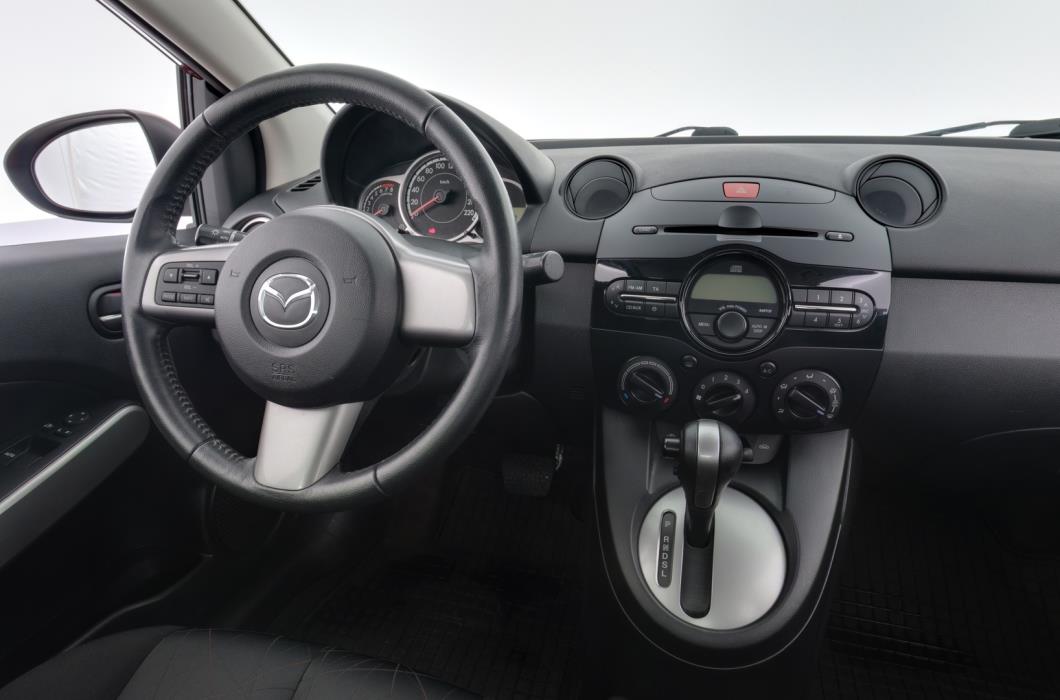 MAZDA 2 2012