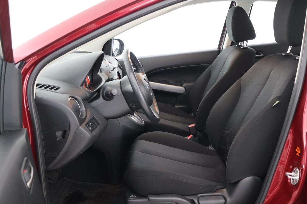 MAZDA 2 2012