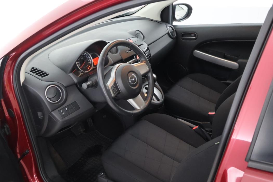 MAZDA 2 2012