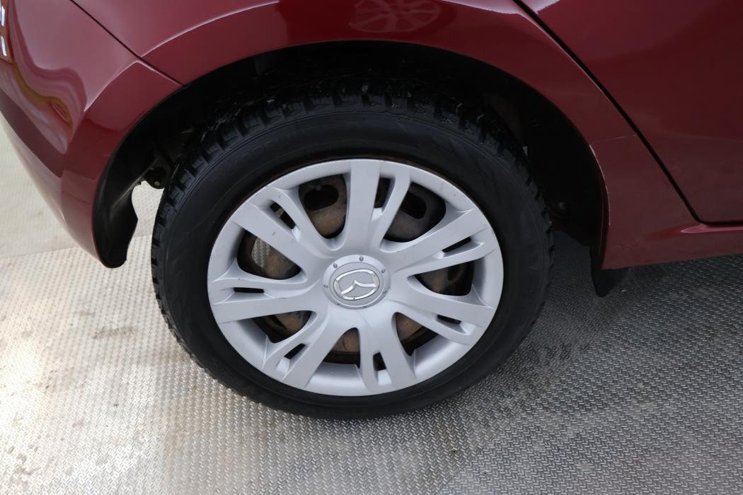 MAZDA 2 2012