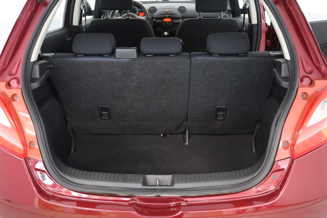 MAZDA 2 2012
