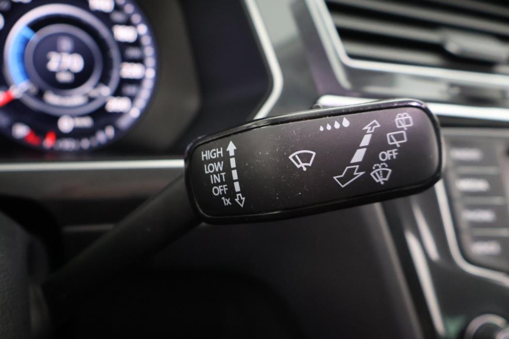 VOLKSWAGEN Tiguan 2016