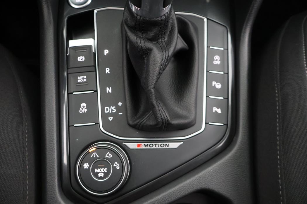 VOLKSWAGEN Tiguan 2016