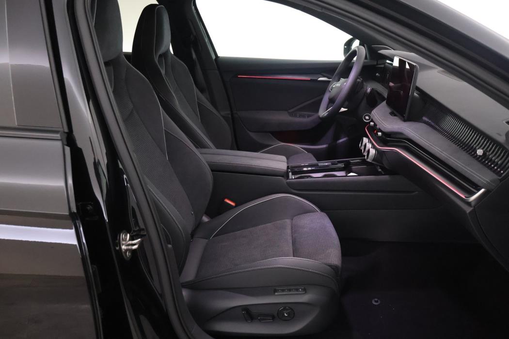 SKODA SUPERB 2026