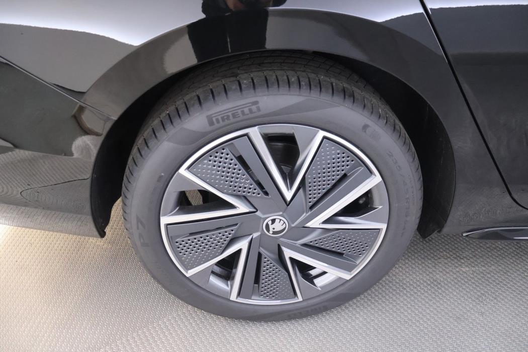 SKODA SUPERB 2026