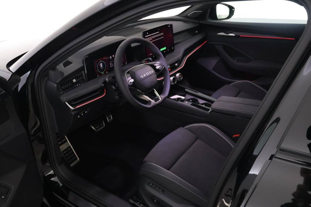 SKODA SUPERB 2026