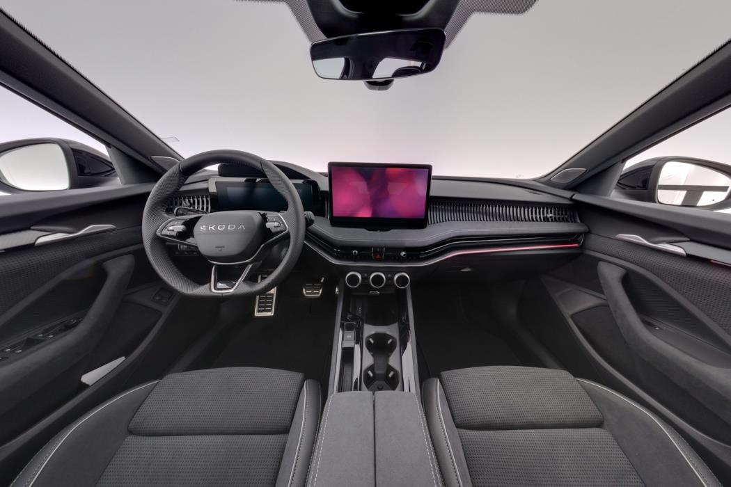 SKODA SUPERB 2026