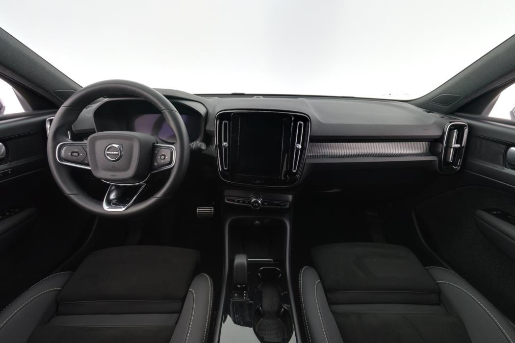 VOLVO XC40 2022