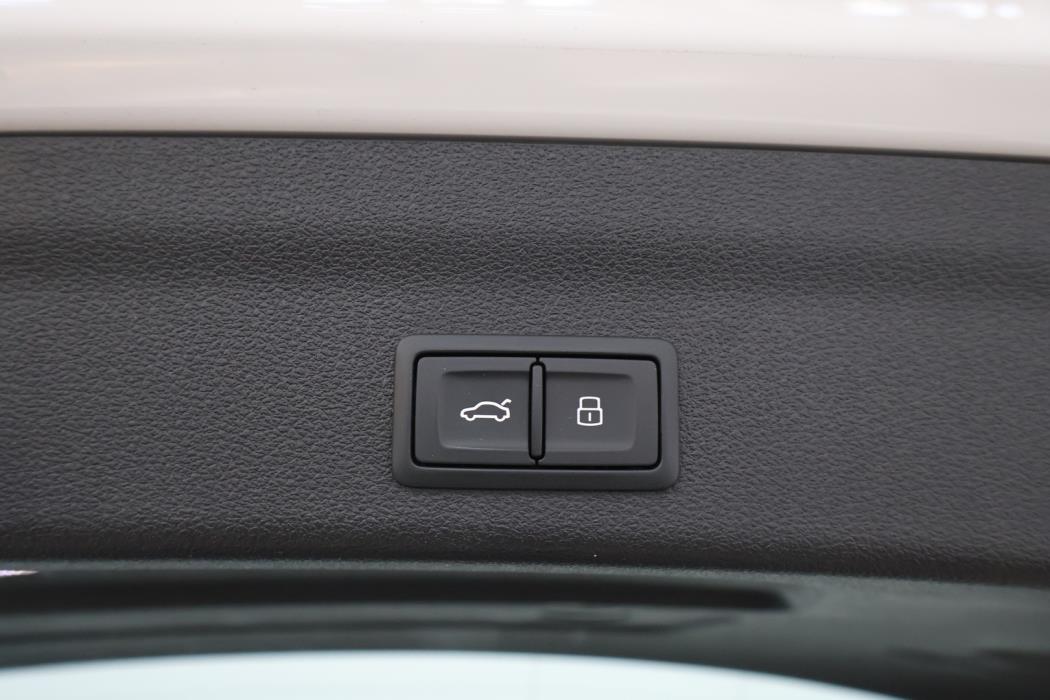 AUDI A6 2023