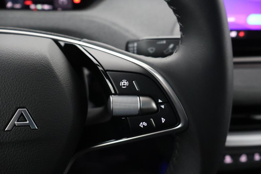 SKODA Enyaq 2025