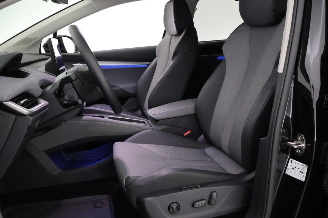 SKODA Enyaq 2025